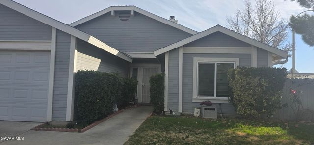 2500 Topaz Lane, Lancaster, CA 93535