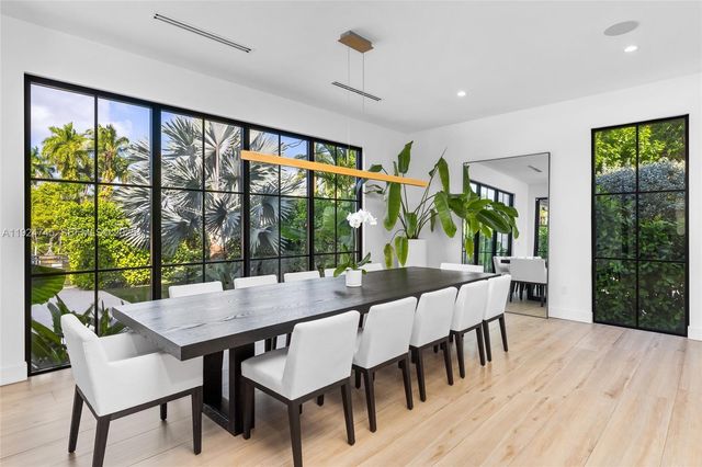 895 NE 76th St, Miami, FL 33138