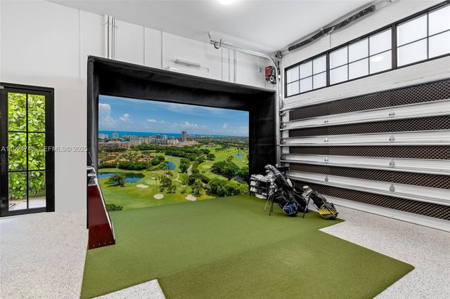 895 NE 76th St, Miami, FL 33138