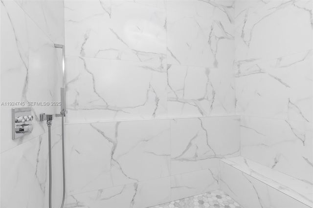 895 NE 76th St, Miami, FL 33138