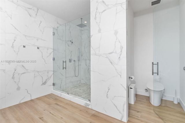 895 NE 76th St, Miami, FL 33138