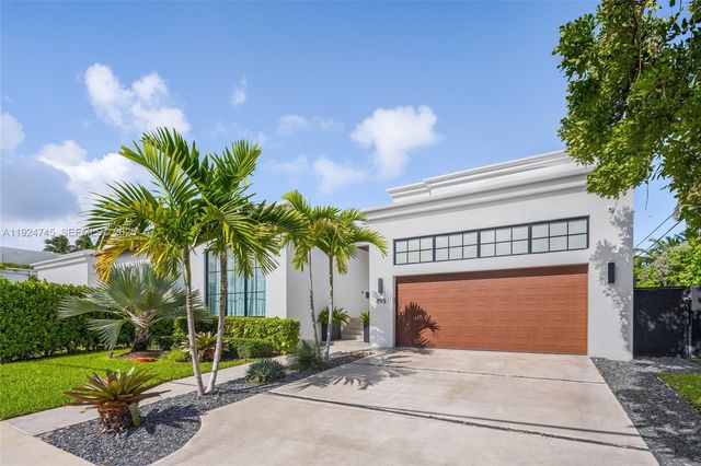 895 NE 76th St, Miami, FL 33138