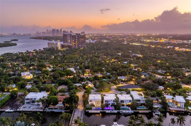 895 NE 76th St, Miami, FL 33138