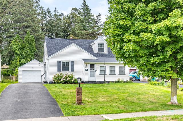 176 Glenbrook Road, Greece, NY 14616