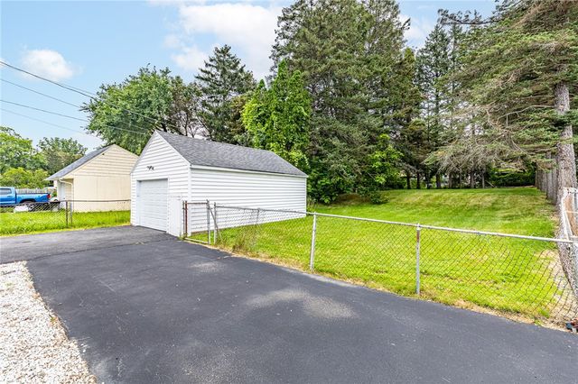 176 Glenbrook Road, Greece, NY 14616