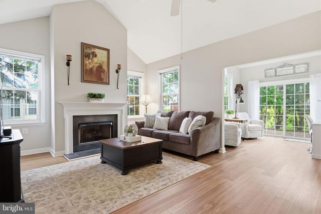 19 BLACK EYED SUSAN RD, Langhorne, PA 19047