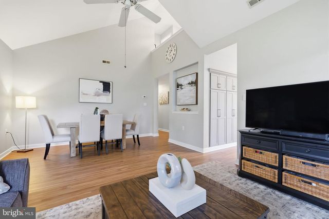 19 BLACK EYED SUSAN RD, Langhorne, PA 19047