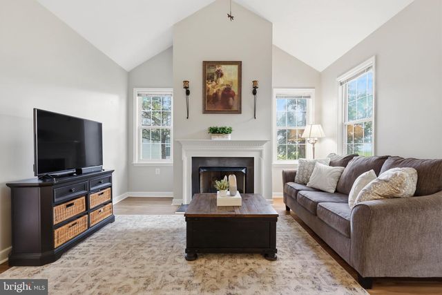 19 BLACK EYED SUSAN RD, Langhorne, PA 19047