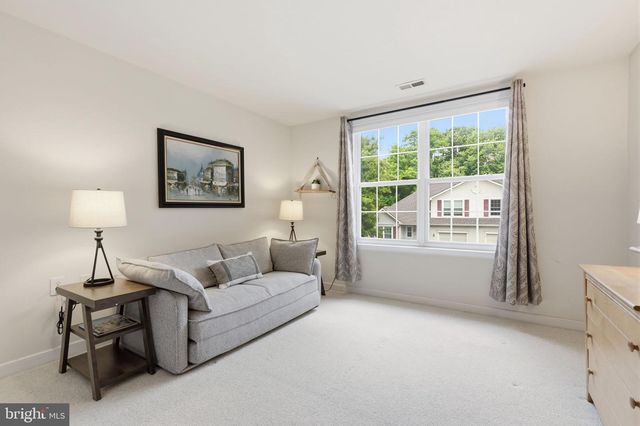 19 BLACK EYED SUSAN RD, Langhorne, PA 19047