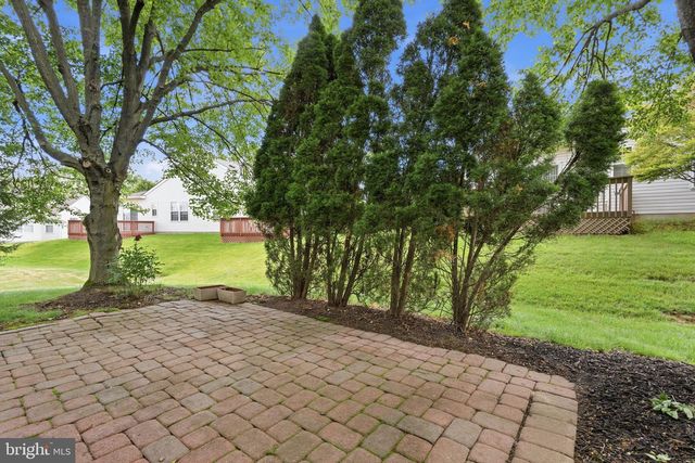 19 BLACK EYED SUSAN RD, Langhorne, PA 19047