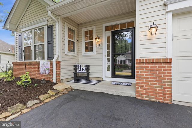 19 BLACK EYED SUSAN RD, Langhorne, PA 19047