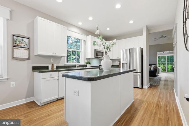 19 BLACK EYED SUSAN RD, Langhorne, PA 19047