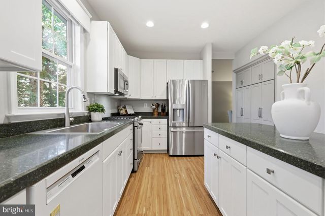 19 BLACK EYED SUSAN RD, Langhorne, PA 19047
