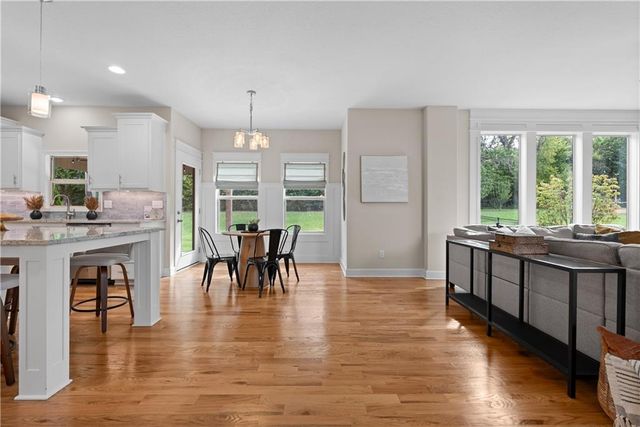 2911 SW Arthur Drive, Lee's Summit, MO 64082