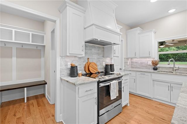 2911 SW Arthur Drive, Lee's Summit, MO 64082