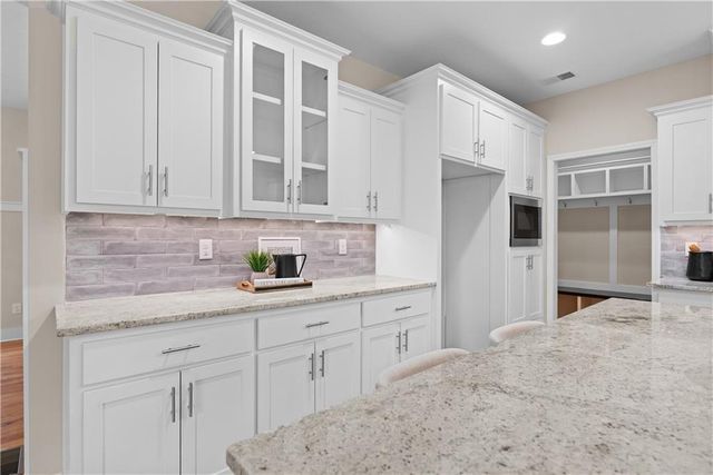 2911 SW Arthur Drive, Lee's Summit, MO 64082