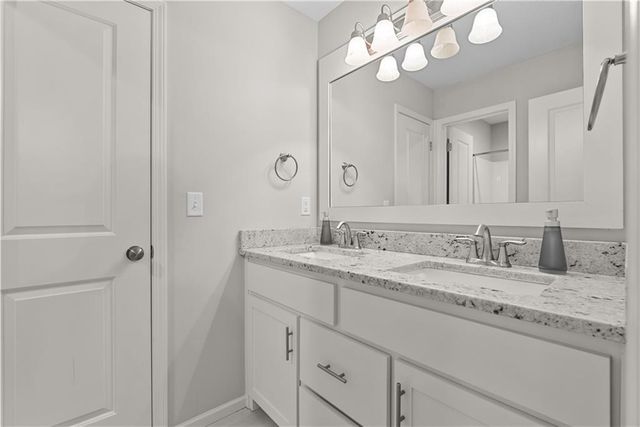 2911 SW Arthur Drive, Lee's Summit, MO 64082