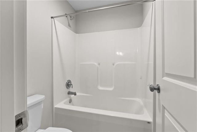 2911 SW Arthur Drive, Lee's Summit, MO 64082