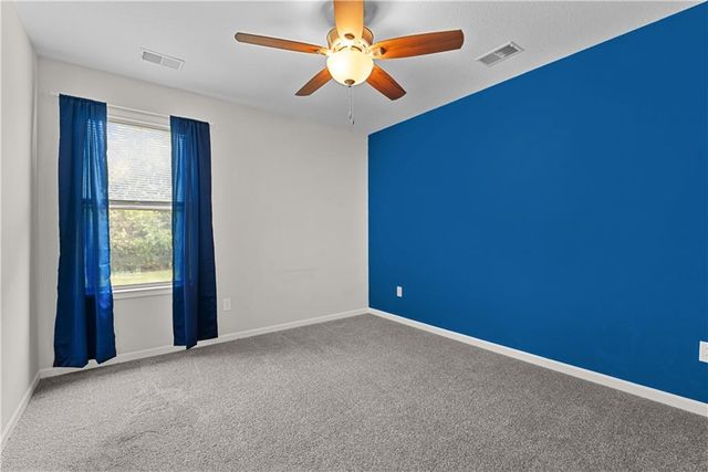 2911 SW Arthur Drive, Lee's Summit, MO 64082