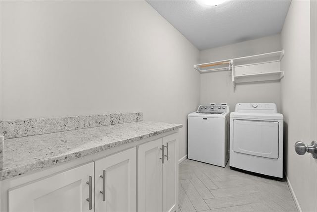 2911 SW Arthur Drive, Lee's Summit, MO 64082