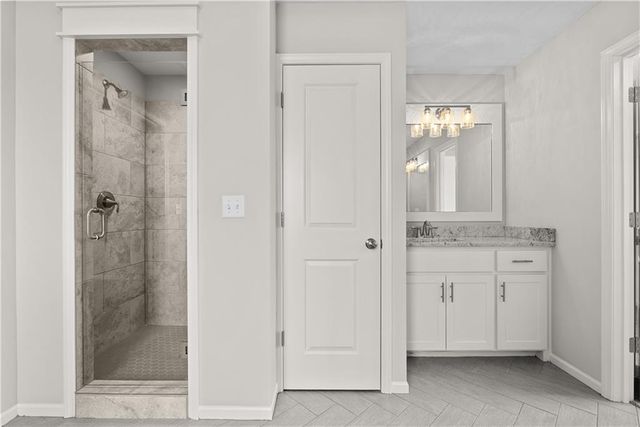 2911 SW Arthur Drive, Lee's Summit, MO 64082