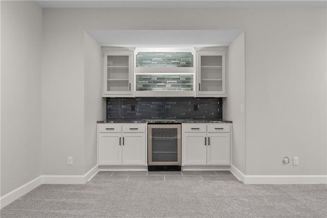 2911 SW Arthur Drive, Lee's Summit, MO 64082