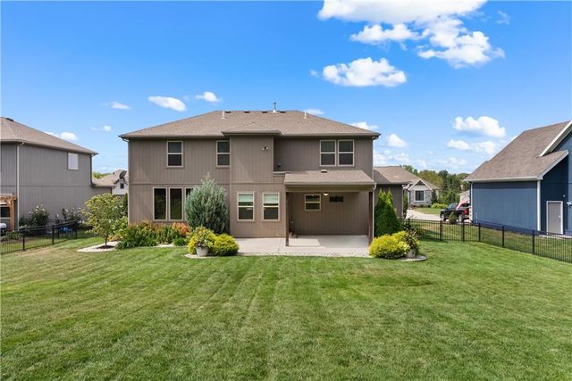 2911 SW Arthur Drive, Lee's Summit, MO 64082