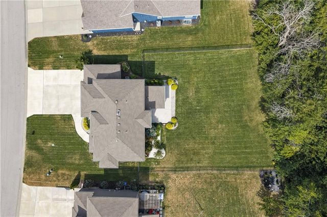 2911 SW Arthur Drive, Lee's Summit, MO 64082