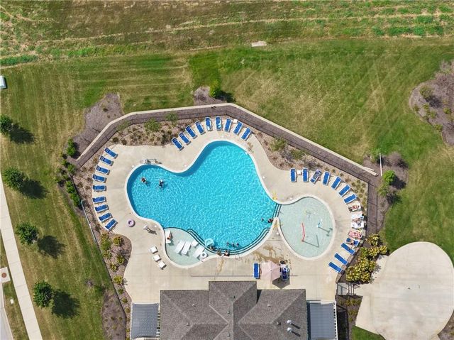 2911 SW Arthur Drive, Lee's Summit, MO 64082