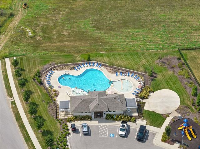 2911 SW Arthur Drive, Lee's Summit, MO 64082