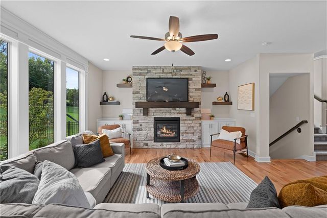 2911 SW Arthur Drive, Lee's Summit, MO 64082