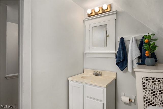 16830 Holbrook Road, Shaker Heights, OH 44120