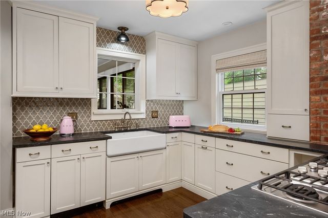 16830 Holbrook Road, Shaker Heights, OH 44120