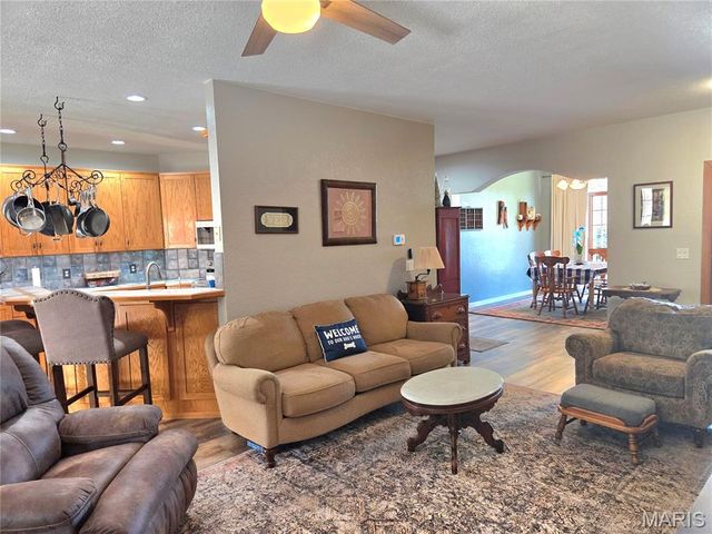 3150 Pleasant Run Drive, Palmyra, MO 63461
