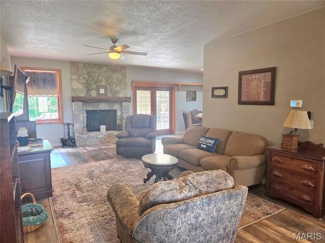 3150 Pleasant Run Drive, Palmyra, MO 63461