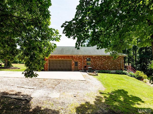 3150 Pleasant Run Drive, Palmyra, MO 63461
