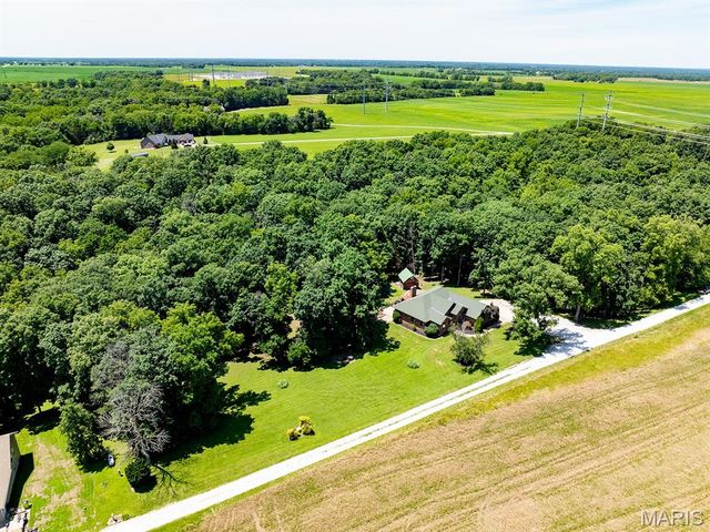 3150 Pleasant Run Drive, Palmyra, MO 63461