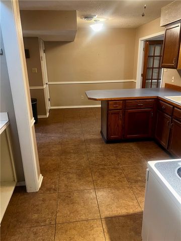 1123 W 19th Terrace, Russellville, AR 72801