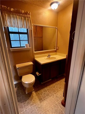 1123 W 19th Terrace, Russellville, AR 72801