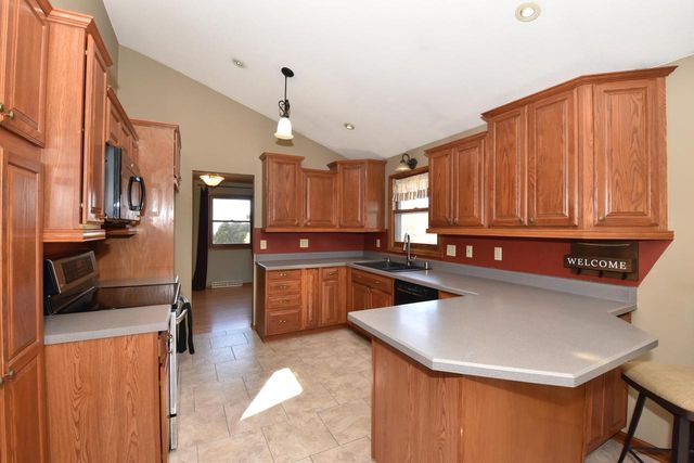 2940 Woodland COURT, Colgate, WI 53017