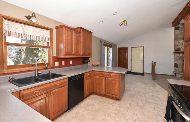 2940 Woodland COURT, Colgate, WI 53017