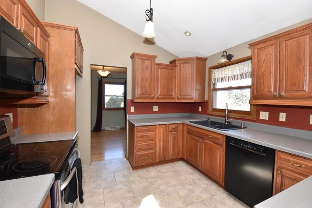 2940 Woodland COURT, Colgate, WI 53017