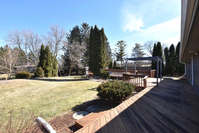 2940 Woodland COURT, Colgate, WI 53017