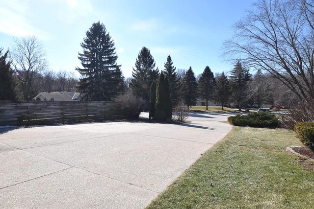 2940 Woodland COURT, Colgate, WI 53017