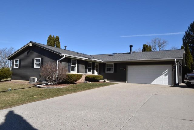 2940 Woodland COURT, Colgate, WI 53017
