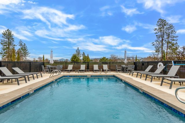 201 Bogey Lane, Eagle Point, OR 97524