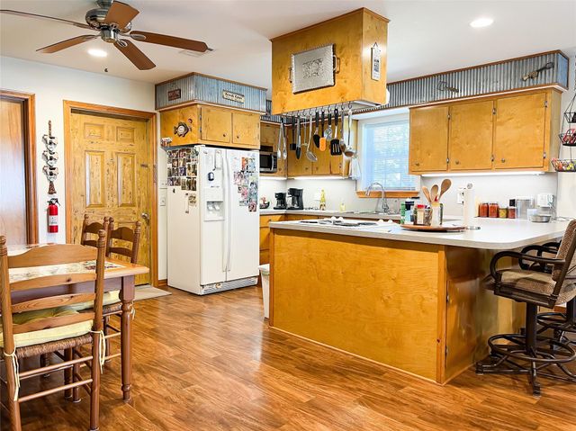 1569 Lcr 822, Groesbeck, TX 76642