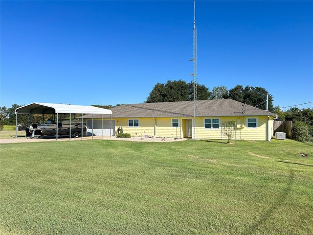 1569 Lcr 822, Groesbeck, TX 76642