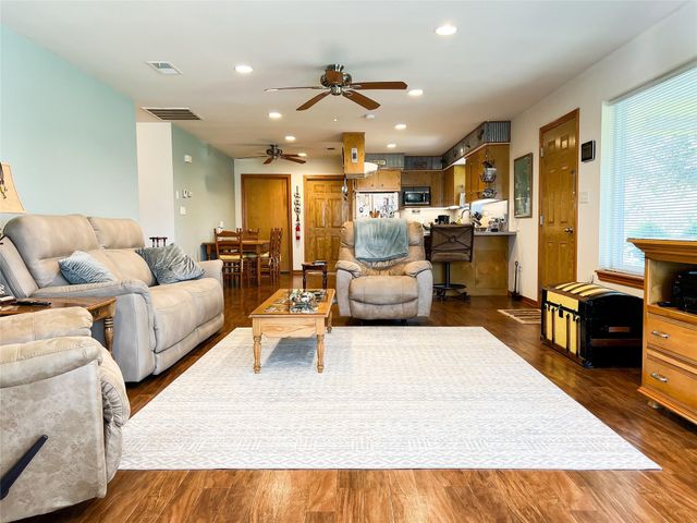 1569 Lcr 822, Groesbeck, TX 76642