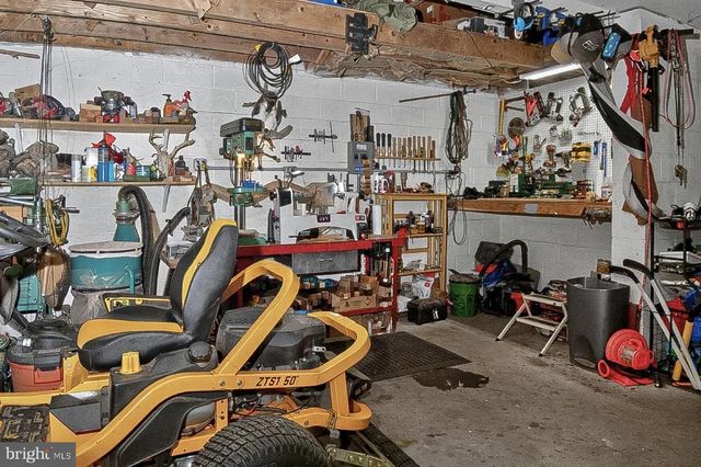 9263 E SPRINGFIELD RD, Seven Valleys, PA 17360